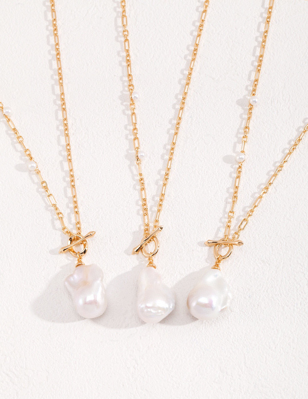 Baroque pearl necklace