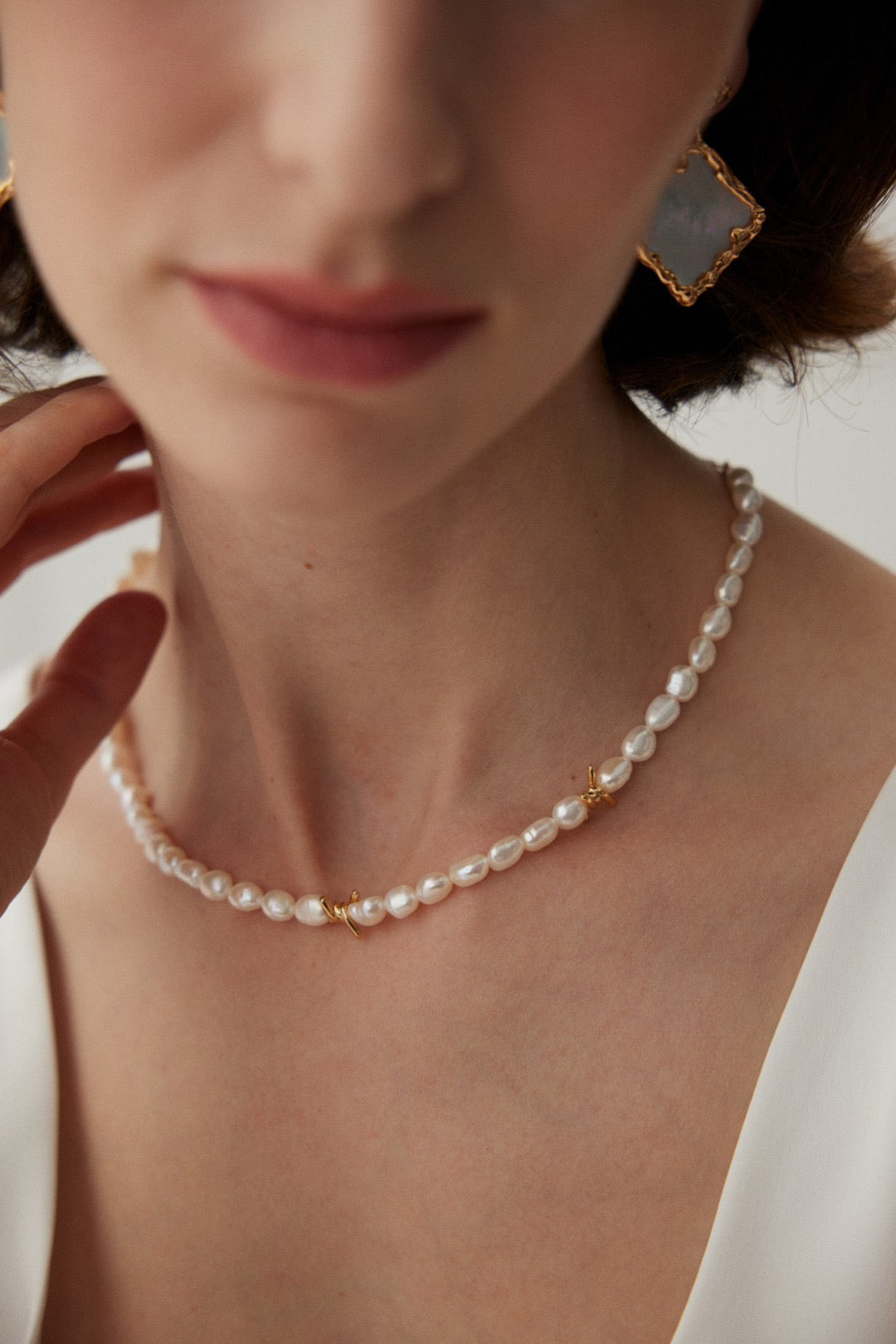 Vine Kiss Natural Baroque Pearl Necklace